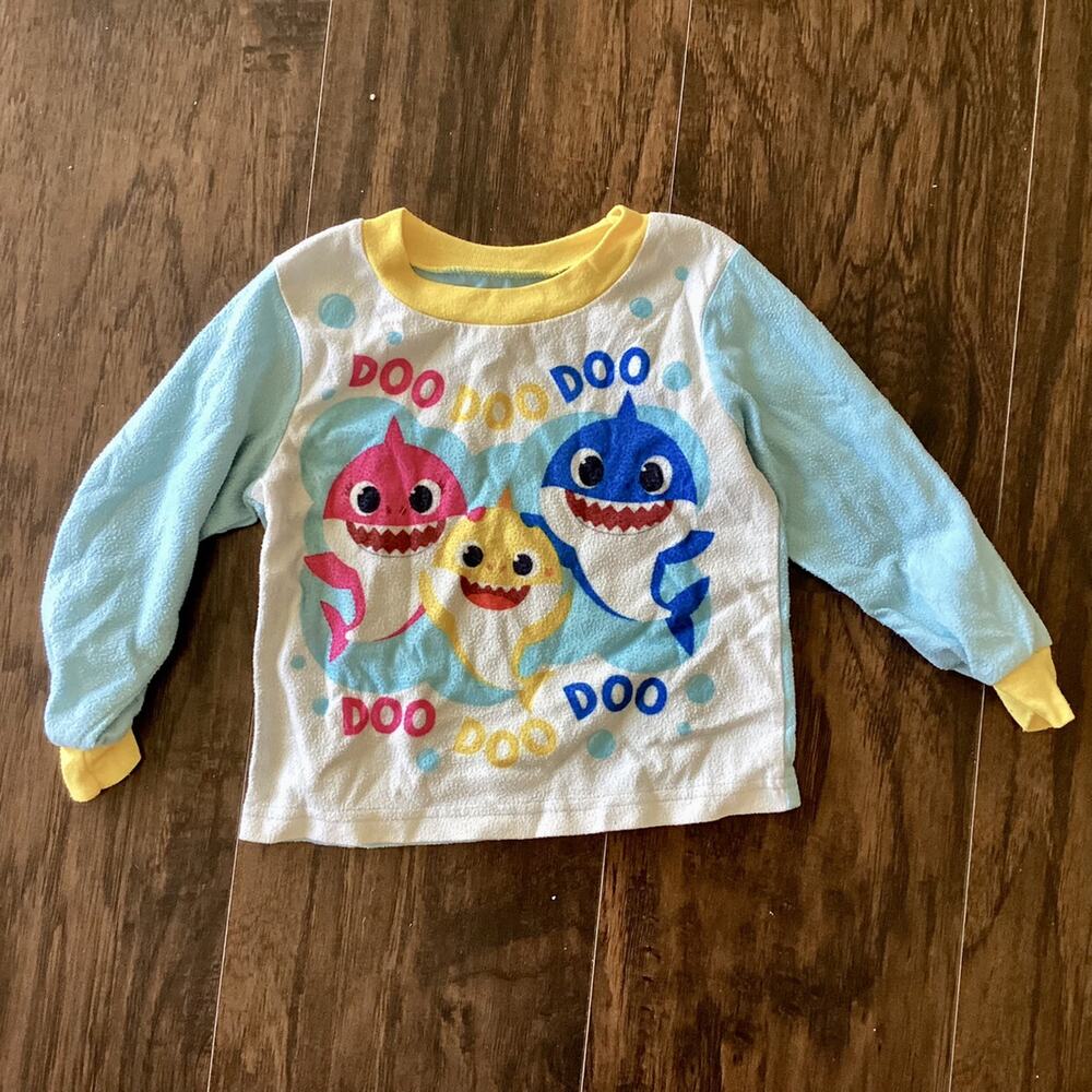 Pinkfong Baby Shark Unisex Pajama Top
